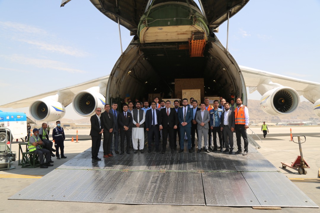 قرارداد نصب رادارهای سراسری افغانستان بین اداره هوانوردی ملکی و شرکت تالس فرانسوی به ارزش ۱۱۲ میلیون یورو امضا شده که تا سال ۲۰۲۳ به تعداد ۱۲ رادار مستقل وارد افغانستان می‌گردد.